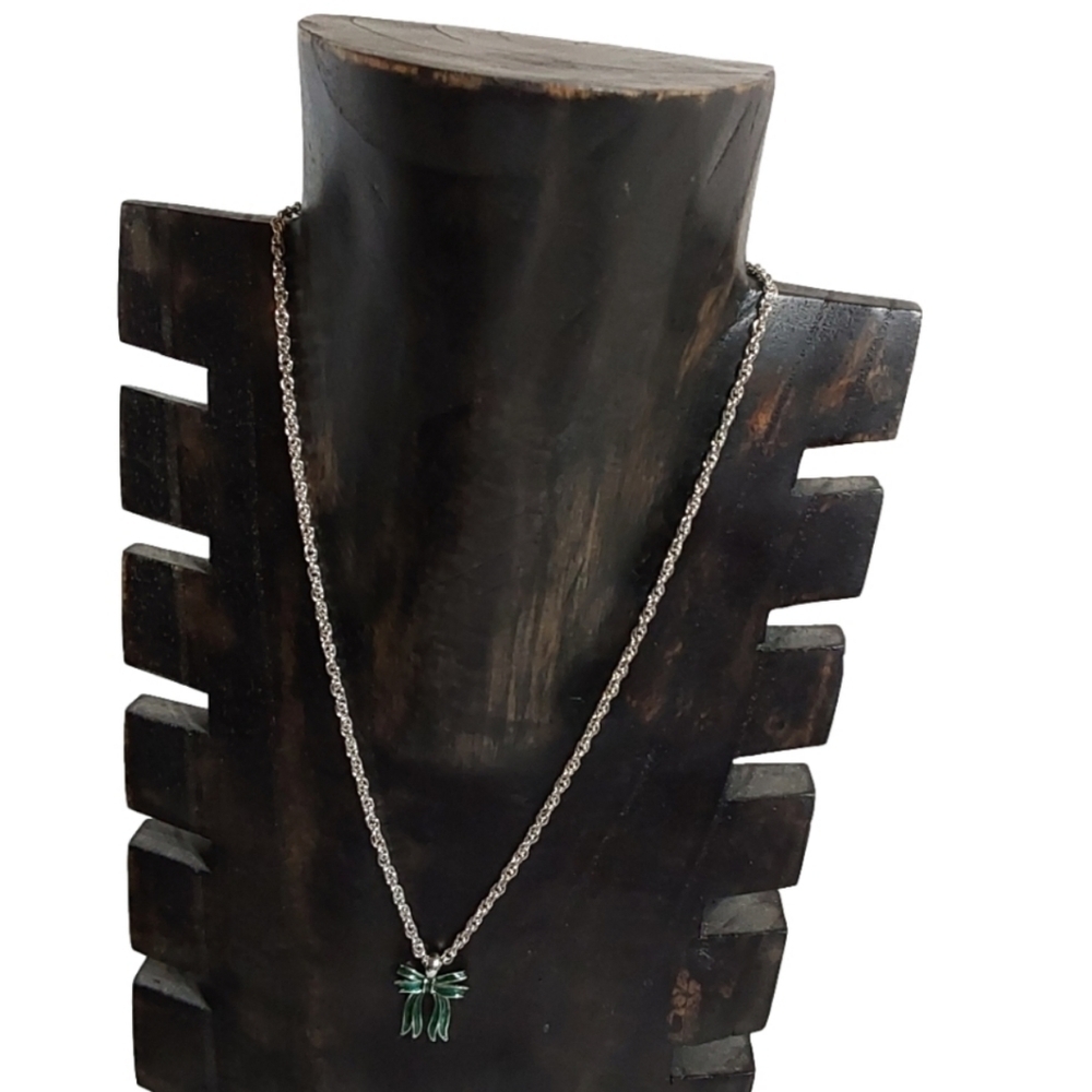 Charter Club Green‎ Bow & SILVER Necklece